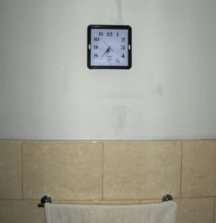 Bathroom wall clock