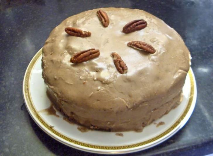Coffee pecan nut cake