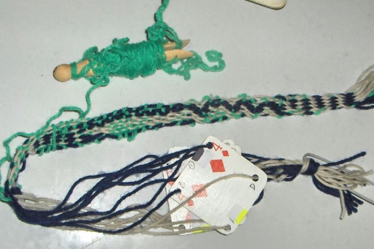 Tablet weaving experiments